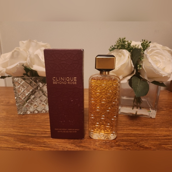 Beyond Rose by Clinique Perfume Spray; 100ml / 3.4 fl.oz.; 99.5% Full - Picture 5 of 16